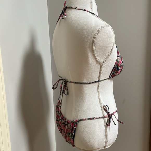 Triangle Bikini Tie Top & Bikini Tie Bottoms, Floral, Size 10 top & 8 bottom - Picture 8 of 15